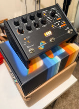 Hologram Electronics Microcosm Special Edition Black – Excellent w/ Original Box + Stand